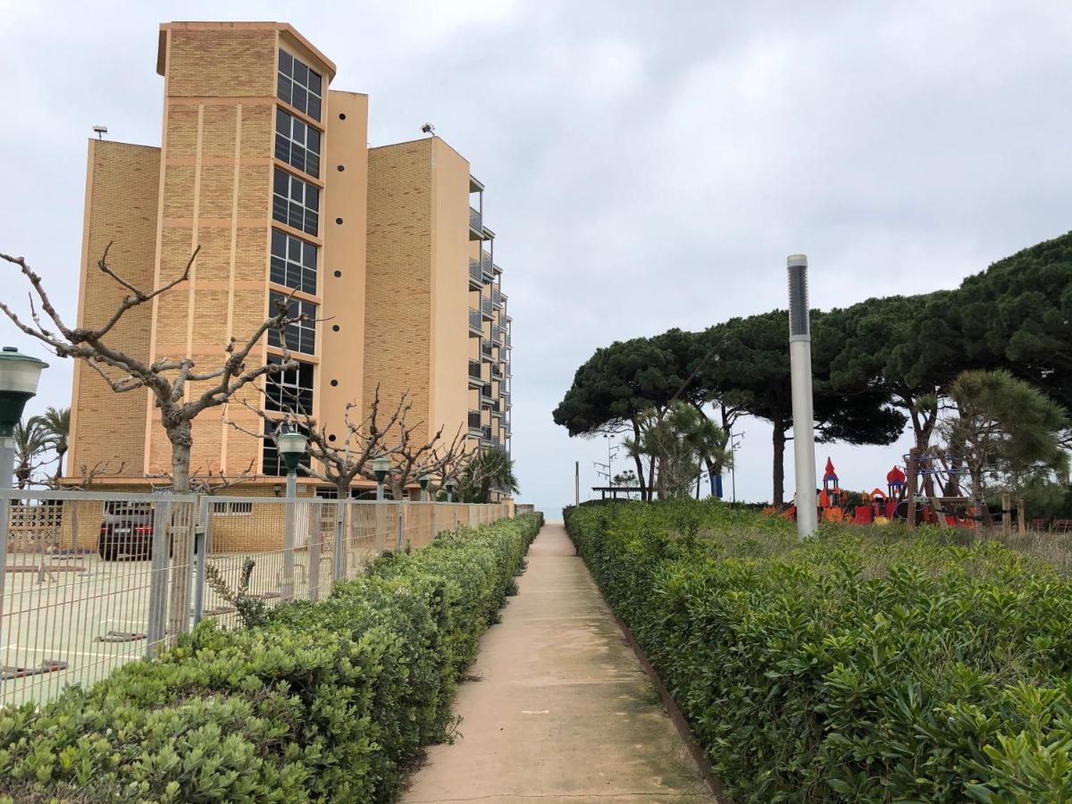 Pineda Beach 1A Linea De Mar & Parking 拉皮内达 外观 照片